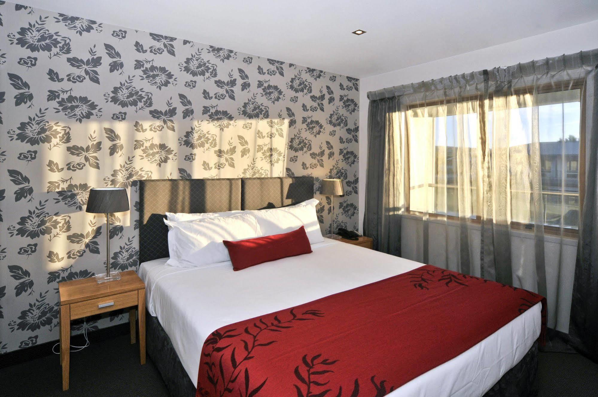 Wai Ora Lakeside Spa Resort Rotorua Bilik gambar